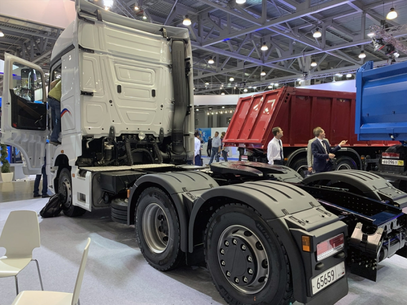 65659-002-92 Тягач КАМАЗ